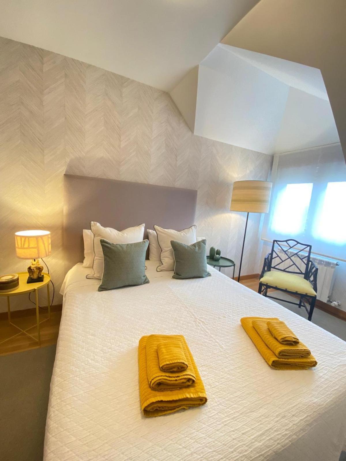 Apartamento Boutique Con Terraza Y Vistas Al Mar. Porto Vilanova Вилануева де Ароса Екстериор снимка